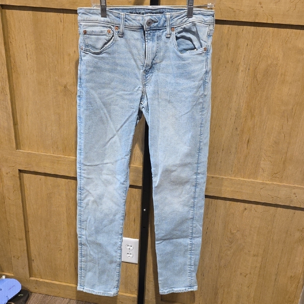 (J53) American Eagle Outfitters Light Wash Slim Men's Jeans 31x32